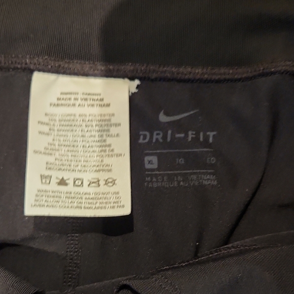 Nike Dri-FIT Black Activewear Set - Picture 2 of 8